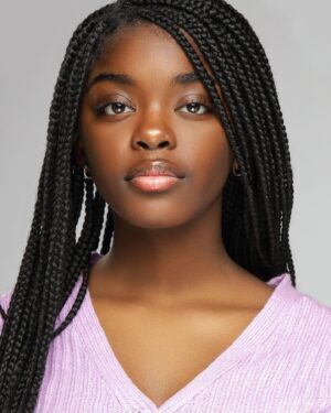 Lyric Hurd Instagram - 2022, I’m coming for you. ✨
#newheadshot #hurdgirls 

📸: @iloswork ✨💜