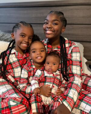 Lyric Hurd Instagram - Merry Christmas from the #HURDGIRLS 🎄❤️⛄️