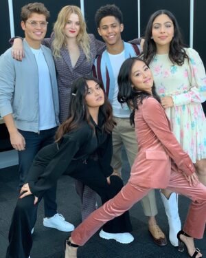 Lyrica Okano Instagram - LOVED everything about this look for #NYCC 🙌 Makeup 💄by @makeupbyemilydimant 😘 Hair 💇🏻 by @waltonsworld 💕Outfit 🥼styled by @sondrachoi 😽