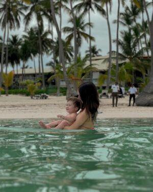 Lysandre Nadeau Instagram - je vous confirme que c’était pas tout à fait le même genre de trip qu’à mon dernier tout inclus à Punta Cana en 2017 👹 < 🤱🏻