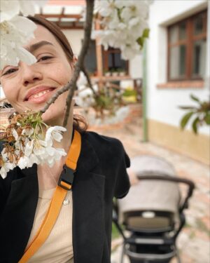 Mária Havranová Instagram - Tretia jar s touto čerešňou. ❤️

📷 2022, 2021 a 2020.