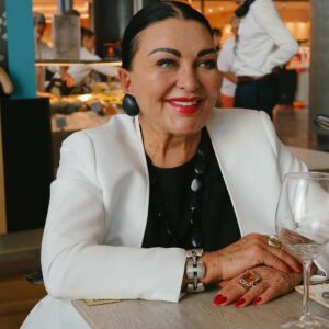 Märtha Louise Instagram - In Switzerland at the League of Leading Ladies Conference. Had a Fireside Talk on moving from fear-  to a love based leadership in business and in life. So happy to be here with @heartsmart_convos and having a workshop with them tomorrow on the same topic. Life is great.