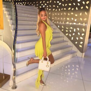 Mélissa Sbenn Instagram - Do you love me?