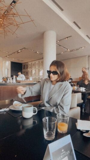 Mónica Antonópulos Instagram - Cortar las semana a pocos kilómetros de la capital . Siempre elegimos @sofitelcardales . Donde tanto los niños como nosotros los adultos podemos descansar y desconectar de las obligaciones por un rato. @sofitelcardales