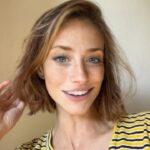 Mónica Antonópulos Instagram - Se Picó! Maria se fue a Cordoba con tal de no estar en su casa al servicio de 6 hombres . HOY DOBLE FUNCIÓN !!! Los esperamos en @ciudaddelasartes @elbesolacomedia vengan a reír fuerte !❣️❣️