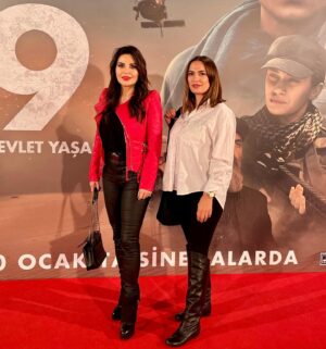 Müge Ulusoy Instagram - Bugün vizyona giren CNP yapımını gerçekleştirdiği “49 “ sinema filmini izledim ve çok beğendim. Başta yapımcıları Mehmet Canpolat ve Sadi Canpolat olmak üzere başarıyla rollerini icra eden oyuncuları ve rejisiyle şahane atmosfer yaratan yönetmeni olmak üzere filmde emeği geçen herkesi gönülden kutluyorum. 
İyi seyirler 🎥 
#mügeulusoy 
#sinema  #gala