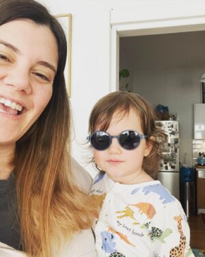 Müjgân Ferhan Şensoy Instagram - Nisan ayında kaç mevsim var? 🌸💕💦
#aprildump 🧿🧿🧿