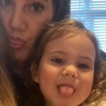Müjgân Ferhan Şensoy Instagram - “Dante gibi ortasındayız ömrün!” Hoş geldin 35 yaşım, hoş geldin birden yüklenen Adile Naşit gülüşüm! “Senin doğum günün değil, ikimizin doğum günü!” dedi Pera. Bundan sonra hep bizim, hep ikimizin canım kızım! İyi ki biz @cemoget! ❤️🥰🧿 #iyikidoğdunikimiz