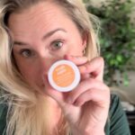 Maïka Desnoyers Instagram - | Pas Une Pub | Si vous êtes comme moi, et vous cherchez LE produit pour repulper et hydrater vos lèvres.. LE VOICI, en plus c’est Québécois 🩷 Pour celles qui m’avaient conseillé La Neige, il me donnait des feux sauvages 😭 Le duo Three Ships est dispo chez @espaceskinsmontreal