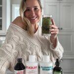 Maïka Desnoyers Instagram - Mes coups de coeur beauté de chez @landart.canada réunis en un seul pack, le rêve💕 Mes produits préférés beauté chez Landart reviennent souvent dans ma routine. Voici ceux qui qui sont mes incontournables et qui font parti du pack “Maika”. ZinC : Aide à soutenir la santé des os, des ongles, des cheveux et de la peau Silice : Aide à maintenir les cheveux, les ongles et la peau en bonne santé Chardon Marie : Détoxifie le foie et selon Barbie, avoir une plus belle peau 💗 Chlorophylle : aide avec l’acné et les problèmes de peau Évidement, tous les détails sont sur le site de Landart. Et les produits sont à 20% de rabais avec le code MAIKA20. 🫶🏻