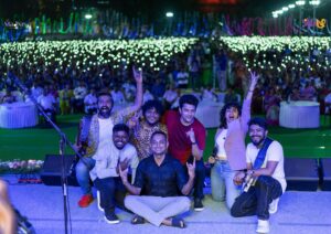 Maalavika Sundar Instagram - What went down at Paavai Institutions with ma boys ♥️♥️♥️ Our love to all the students for making this concert very special. You guys are the best ♥️♥️
Thanks to the management for having us ♥️

📷: @akilesh.chelvan , @kuzhu__ 
Outfit : @studio24_bespoke 
Styling : @harshitha_pragathi 
Artist management : @themadrascommune 

#maalavikasundarlive #onlylove
