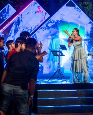 Maalavika Sundar Instagram - Blast from the past 💥💥💃🏽🧚🏼‍♀️

A truly fun filled gig for Standard Chartered makkalssssss. You guys were terrific. I love you all veryyyyyy much ♥️♥️♥️

Clicks by my incredibly talented brother @akilesh.chelvan ♥️
Styling : @harshitha_pragathi 
Muah : @jaymakeup_artistrychennai 
Outfit : @wearhash 

#maalavikasundar #livemusic #live #gig #onlylove