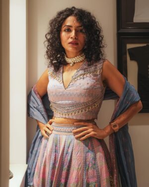 Maalavika Sundar Instagram - Heyyyyyyy !!!!

Loved collaborating with @bandananarulaofficial ♥️ you guys have a fantastic collection … lots of love 🧡 

@manish_ravie killer pictures da … Vera maari ♥️♥️

Thank you @beingroofa for putting this together for me… you are amazing ♥️

#onlylove