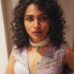 Maalavika Sundar Instagram - Heyyyyyyy !!!! Loved collaborating with @bandananarulaofficial ♥️ you guys have a fantastic collection … lots of love 🧡 @manish_ravie killer pictures da … Vera maari ♥️♥️ Thank you @beingroofa for putting this together for me… you are amazing ♥️ #onlylove