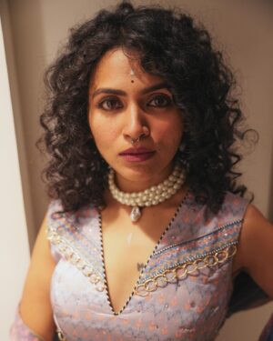 Maalavika Sundar Instagram - Heyyyyyyy !!!!

Loved collaborating with @bandananarulaofficial ♥️ you guys have a fantastic collection … lots of love 🧡 

@manish_ravie killer pictures da … Vera maari ♥️♥️

Thank you @beingroofa for putting this together for me… you are amazing ♥️

#onlylove