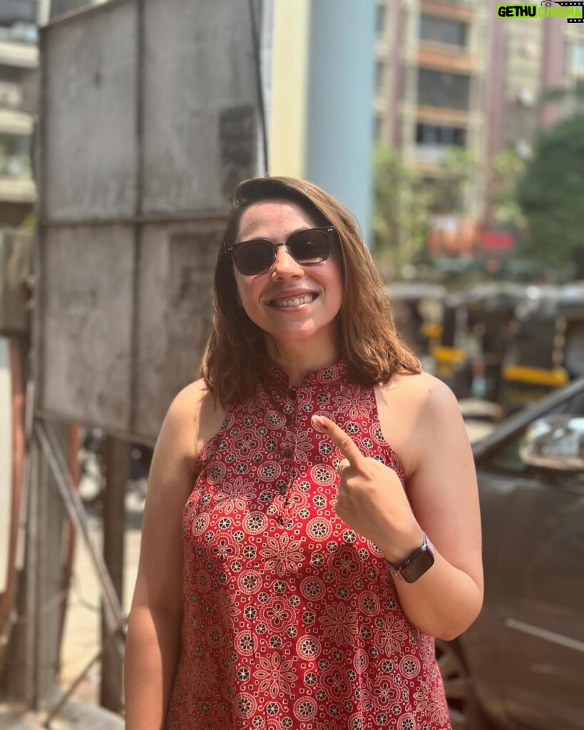 Maanvi Gagroo Instagram - Voted for humanity, for scientific temper. Voted for education, for jobs. Voted for women safety, for accountability. It’s cool to vote, it’s cool to care, it’s cool to be responsible. Go vote!! #votemumbai Jai Hind, jai democracy! 🇮🇳🇮🇳 Huge shoutout to @mumbaipolice , polling booth staff & all the volunteers sticking it out in the heat to make the entire process smooth & wrinkle free for us. Respect 🫡 #election2024 #everyvotecounts #itsaprivilege