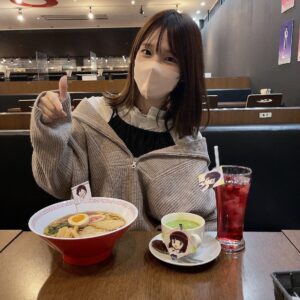 Maaya Uchida Instagram - すみぺとノイタミナカフェにいってきました！☺️
うる星やつらコラボ〜⚡️
たくさんキャラクターがいて、私服のひと時でした。

どれも美味しくて、最高に楽しかったー！
ありがとうございました🧡