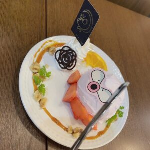 Maaya Uchida Instagram - すみぺとノイタミナカフェにいってきました！☺️
うる星やつらコラボ〜⚡️
たくさんキャラクターがいて、私服のひと時でした。

どれも美味しくて、最高に楽しかったー！
ありがとうございました🧡