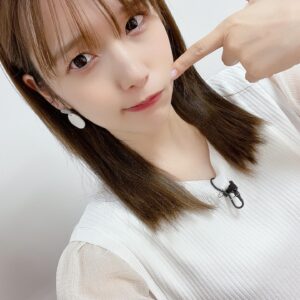 Maaya Uchida Instagram - 今日はストレート気分でした💇‍♀️

今気づいたんだけど、
ワンマンライブで髪長いの初じゃない？？

いつもきっちゃったりするからなぁ、、、。笑

今回はロングでお目見えします！🙆‍♀️💗

おたのしみに💕