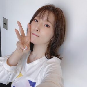 Maaya Uchida Instagram - 実は5日前からあったよ。笑

2日前！からはTwitterへ

聴こえる？
もうすぐリリースだぁ〜♪