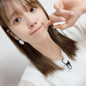 Maaya Uchida Instagram - 今日はストレート気分でした💇‍♀️

今気づいたんだけど、
ワンマンライブで髪長いの初じゃない？？

いつもきっちゃったりするからなぁ、、、。笑

今回はロングでお目見えします！🙆‍♀️💗

おたのしみに💕