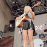MacKenzie Porter Instagram - The kind of before and after that Im into 🫡 #cmafest2024 @dylanmarlowemusic thanks for jumping up with me brotha 🙏🏻🙏🏻