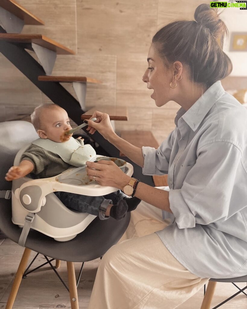 Macarena Miguel Instagram - Mi bebé ya es grande y come en su silla de @carestino.mx 🥲 y para celebrar esto Carestino me dio un código de descuento (macarena300), así que corran y aprovechen a comprar TODO