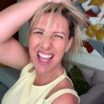Macarena Tondreau Instagram - Feliz cumpleaños a mí!!!!! 48 añooooos! Hoy me preguntaron qué cosas habría borrado del año que pasó para comenzar mis 48…..NADA…..definitivamente NADA!!! Soy intensamente feliz…llenita de amor, salud, alegrías y rodeada de personas maravillosas. Gracias por tanto❤️❤️❤️❤️ #felizcumpleaños #cumpleaños