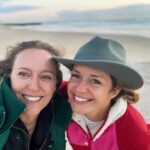 Madalena Brandão Instagram - E assim se transforma um dia de chuva numa tarde maravilhosa cheia de sol! Com direito a sushi em cima do mar. Há pessoas que têm uma varinha e conseguem sempre fazer magia ✨ Obrigada @_martaborges , por tudo ✨🤘💛