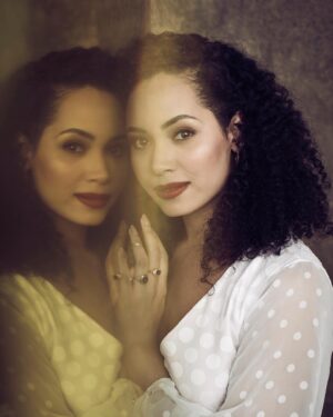 Madeleine Mantock Instagram - TCA 🥀 #Charmed @iheartmaarten