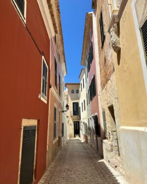Madeleine Arthur Instagram - menace in menorca 🪼
