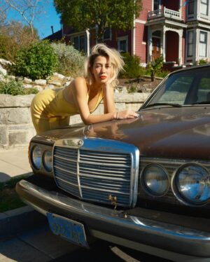 Madeleine Humphries Instagram - Some shots of the lovely and talented @callmemadz around LA

Anyone recognize the famous filming locations?

Shot on #fujigfx100s and #leicam7 #kodakportra400