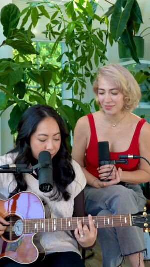 Madeleine Humphries Instagram - Like A Star - Corinne Bailey Rae
A love song from the tiny plant room ♥️🌱
🎥: @guava | 🔊: @hipablo