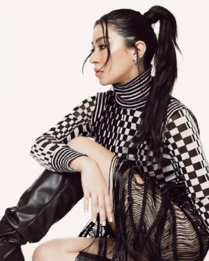Madeleine Humphries Instagram - Can I show my love for you 🎶

Photography by @joshtolentino 
Styling by @geejocson
assisted by @jasonmago 
Makeup @elvierecalde