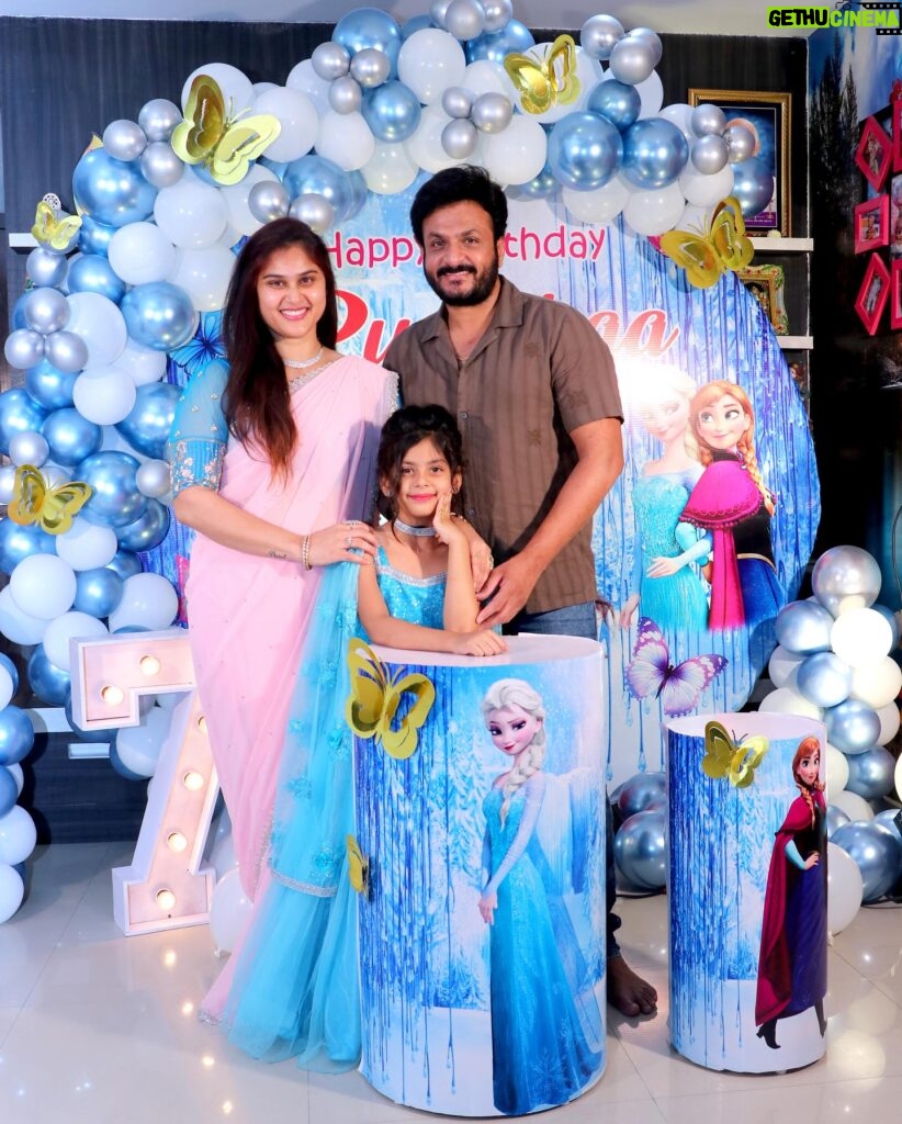 Madhu Reddy Instagram - Happy family ❤️ @purvikaareddy @madithatikrishnakishore