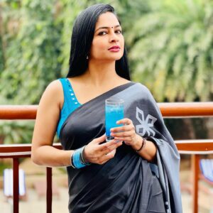 Madhumitha Instagram - 🖤💙🖤