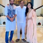 Madhumitha Instagram - మా కెరీర్స్ లో , బ్రహ్మానందం గారితో సినిమాలు చేసిన అనుభవం ఉన్నా, #రంగమార్తాండ ప్రివ్యూ చూసాక , ఆయన్ని కలిసి చూసేవరకు మనసు కుదుట పడలేదు. మాతో రెండు గంటల సమయం గడిపినందుకు ధన్యవాదాలు, ఇది మా భాగ్యం. ఈ రెండుగంటల సమయంలో ఓ చిన్న పిల్లవాడిని, ఓ లోతైన నటుడిని, నటుని అనుభవాల్ని , అనుభవాలు నేర్పిన జీవిత పాఠాల్ని చూసి,విని తరించిపోయాము. కూతురు వచ్చినట్టుందని మీరు అనడం అమితానందాన్నిచ్చింది. మీకు మా పాదాభివందనాలు. ఫోటో దిగుతున్నప్రుడు అమ్మాయి అల్లుడితో ఫోటో దిగినట్టుఉంది అని మీరు సంబోధించడం మనసు పొంగిపోయింది. ఆదిదంపతులుగా సతీమని లక్ష్మి గారి సమేతంగా మీరు మమ్మల్ని దీవించటం మా అదృష్టం . మీరు సదా ఆరోగ్యంగా ఆనందంగా ఉండాలని కోరుకుంటు 🙏🏻 శివమధు ❤️ #brahmanandam garu #SivaMadhu #rangamarthanda #tfi