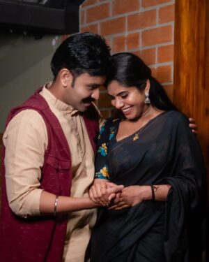 Madhumitha Instagram - சந்திரன் - இந்திரன் ...
#azhar#madhumithaillayaraja#thillumullu#chandran#indhiran#moments