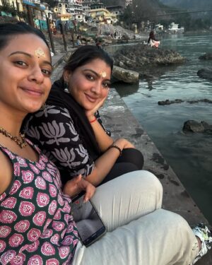 Madhuri Itagi Instagram - Flow.. 🌸
#gangariver #ganges