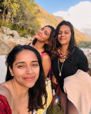 Madhuri Itagi Instagram - All my life I’ve always come back to one thing, my need to feel free and the need to feel the breeze. This ride brings the freedom this gypsy needs. Where every road is another blessed memory, a new experience to carry in my journey, a sense of belonging to a familiar tribe & the sisterhood that goes beyond a bloodline.🌸♥️