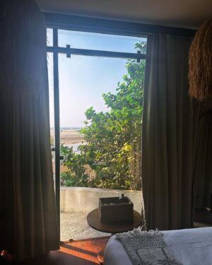 Madhuri Itagi Instagram - 🌴👯‍♀️♥️🍤🍸