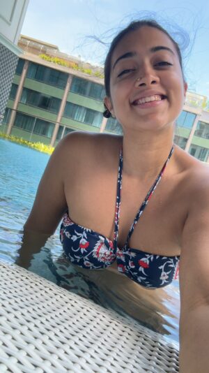 Madhuri Braganza Instagram - Be like water. Not luxurious but valuable for life.🏊‍♀️💦
#waterbaby #waterlove #swim #waterreels #favouritesong #currentfavourite #dojacat #paintthetownred #paintthetownblue