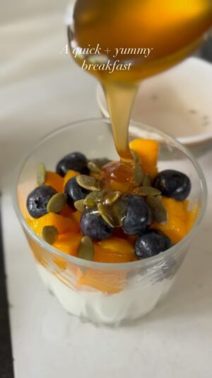 Madhuri Braganza Instagram - Woke up this morning and chose productivity.
A wholesome chia seed pudding without coconut milk, to reduce calories. :) 
(Inspired by someone who made me an insanely yummy bowl last night. Was reminded that I used to do these things so often and stopped for no reason. Lol)
Recipe:
Skyr/ high protein yogurt
Soaked chia seeds
Fruit of your choice 
Seeds of your choice 
Honey if you so desire lol 
Enjoy 🥰🤤
#madrecipes #recipe #chiaseedpudding #healthyrecipes #healthyglass #healthybowl