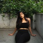 Madhuri Braganza Instagram - 900°C and I will still wear black. 🖤🌱 . . 📸 @chaitsprabhakarphotography . . #NatureNurtures #simplicity #blacklove #artographybyt