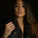 Madhuri Braganza Instagram - Loving yourself is not something that just happens, it’s a choice you make every damn day.🖤 Loving yourself is what makes you want to develop your mind, look after your body, take care of your heart and nurture your soul.✨ Also, raw/unedited @nim.is.hh photographs > treated/ edited @nim.is.hh photographs 🫡 #portraiture #indoorphotography #indoorsy #humanphotography #portfoliopictures #portfolioshots #portraits #minimalism #allblack #nofilter #poserforlofe #nimishjainphotography #loveyourself #loveyourbody