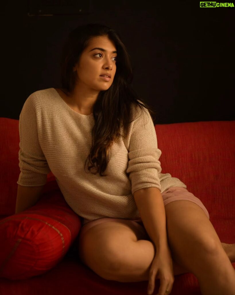 Madhuri Braganza Instagram - My true essence was captured by @nim.is.hh yesterday, as usual!😌 Only a @nescafeindia cup was missing. I'm here for you @nescafe 🤭 . . . #naturallight #unedited #homeshots #trueessence #chillclothes #me #rawimages #pensive #poserforlife #nimishjainphotography #indoorshots #warmth #warmpictures #cozycorners #cozypictures