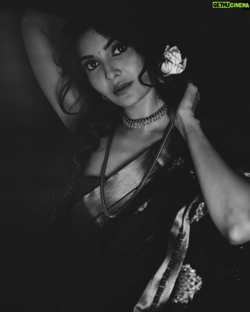 Madhuri Jain Instagram - Dark Apsara 🧚‍♂️ Ideation , hair and make up: @snehamnj 📸: @poo.stories