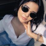 Madhuri Jain Instagram - The Sun and the sunglasses adhavadhu veyil kalam so, a gentle reminder to hydrate often 🫶 📸: @thatmadraskaran