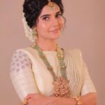 Madhuri Jain Instagram - இனிய தமிழ் புத்தாண்டு நல்வாழ்த்துக்கள் Also, rare blessing in your feed 🤓