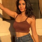 Madhuri Jain Instagram - Sun kissed and sunburns 🥵 🤎 . . . . . 🤎